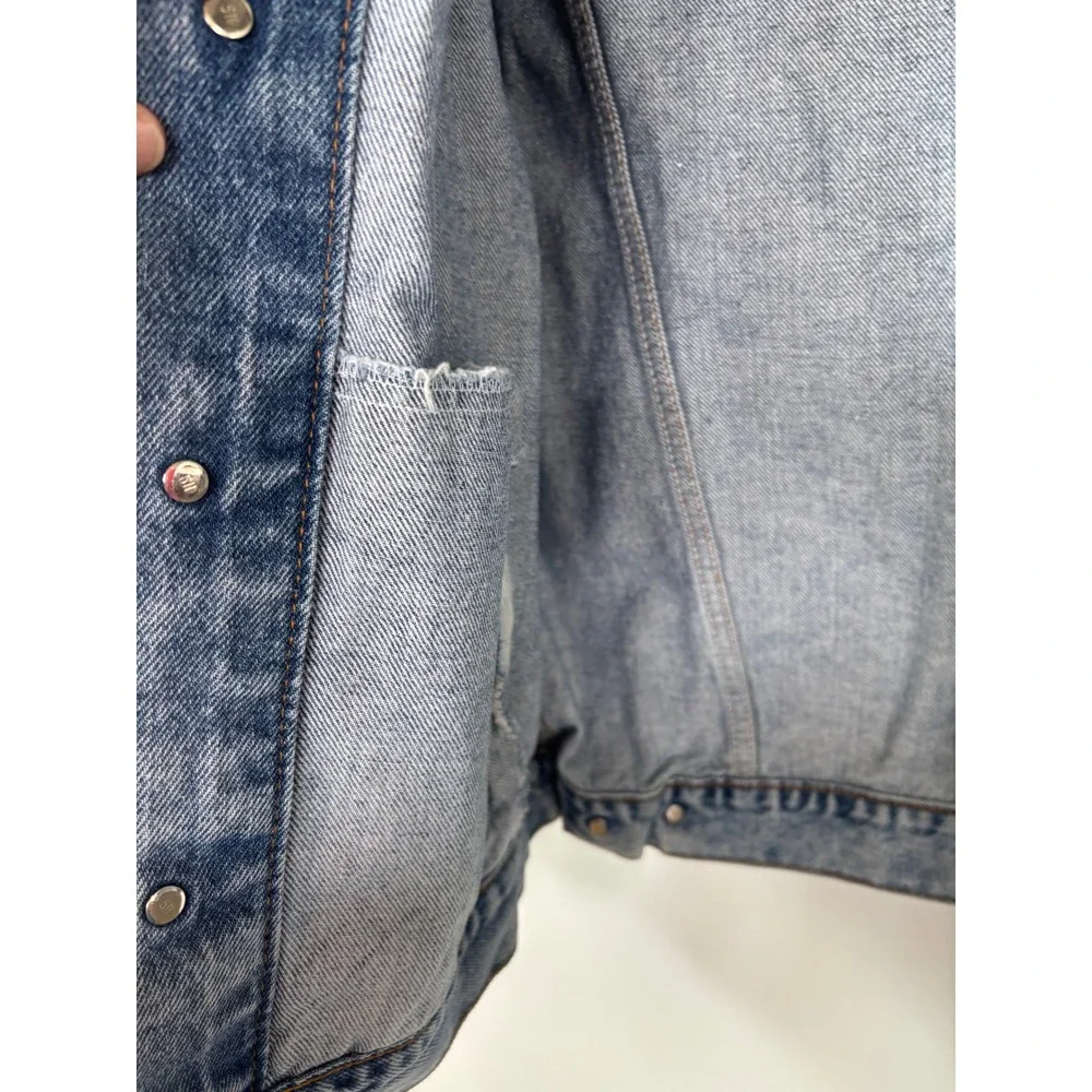 Vintage Levis 70507-0219 Denim Trucker Jacket Made in USA Light Wash Large